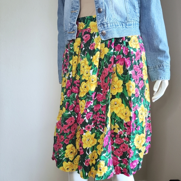 Vintage Dresses & Skirts - 🌜5/$25🌛Vintage J.G. Hook Floral Skirt